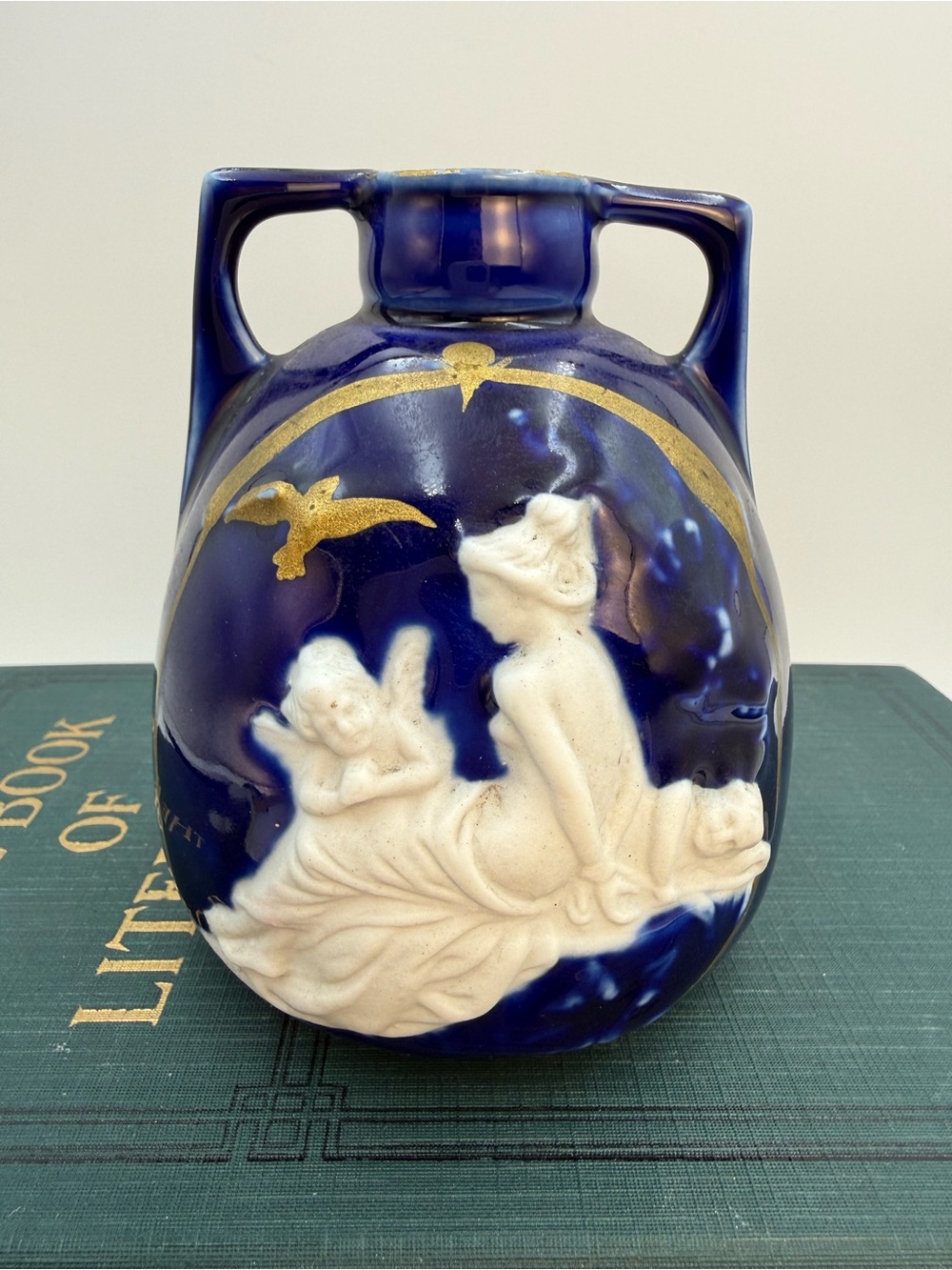 ANTIQUE 2 HANDLED CERAMIC VASE BLUE WHITE MOTHER AND CHILD W/ BIRD DESIGN
